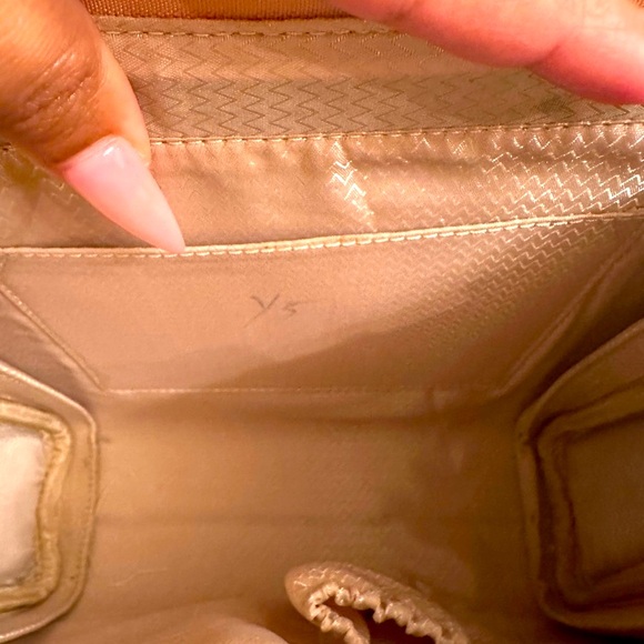 Elegant Tan Handbag - Picture 7 of 8